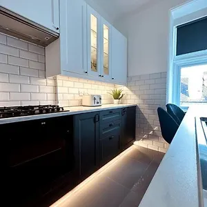 The Retreat - Large Luxury Apartment, Two Mins From , Bournemouth United Kingdom